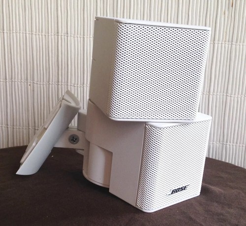 Bose mint jewel speaker and - mint,