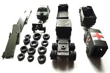 Lot Dinky Toys Militaires 6 engins, 4 rampes et 16 pneus divers