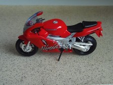 Kawasaki Ninja ZW-7R Maisto 1/18