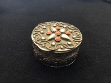 Boite à pilules ancienne en