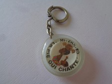 ANCIEN PORTE CLE LA PIE QUI