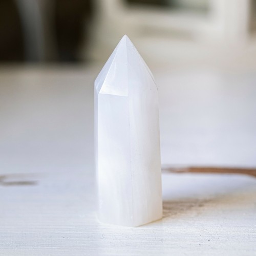 Pointe jade blanc obélisque - pointe,