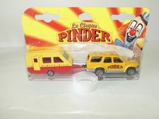 TOYOTA RUNNER AVEC CARAVANE CIRQUE PINDER MAJORETTE 1:58