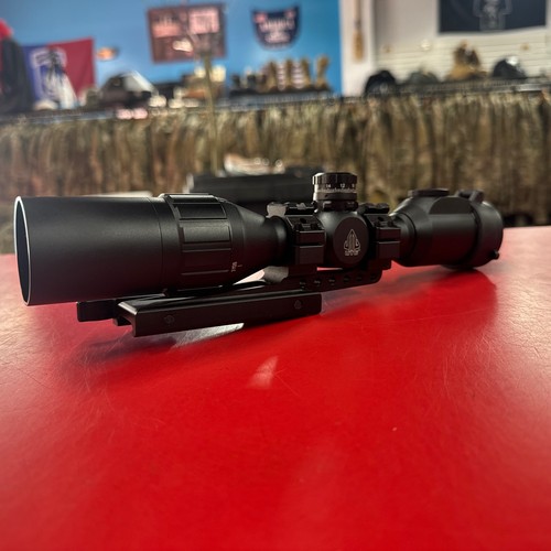 Utg 4x32 mil - utg,