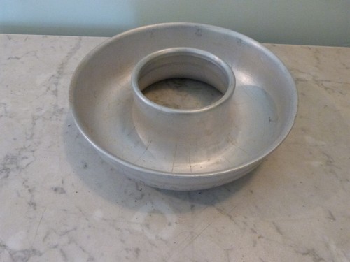 Deux moules savarin - deux, ancien