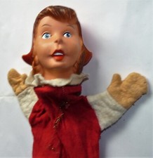 ANCIENNE MARIONNETTE A MAIN EN PLASTIQUE LE CHAPERON ROUGE