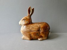 terrine lapin en céramique, barbotine, de Michel Caugant