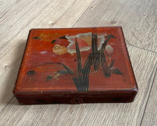 ANCIENNE BOÎTE LAQUEE DU
