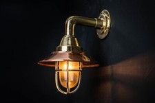 Ancienne applique murale de patio en laiton et cuivre - décoration extérieure...