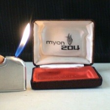 Briquet Ancien * MYON 204