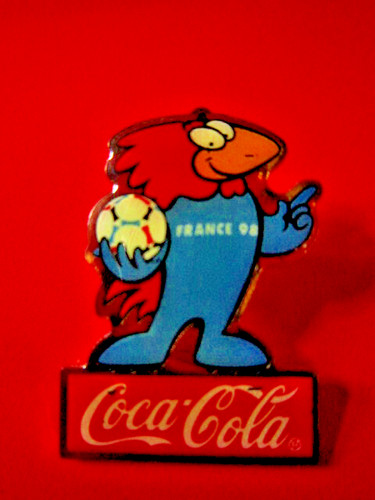 Pin coca cola mascotte coupe - pin's,