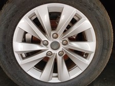 205/60/16 JANTE / 2602546 POUR