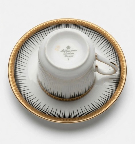 Lot tasses soucoupes - +,