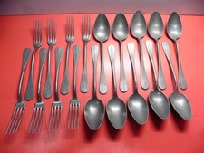 Lot 4  - 18  Anciens couverts du 19ème ( Etain ? )