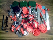 lot pièces meccano vis roues