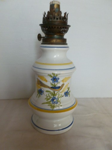 Ancienne lampe petrole en - a,
