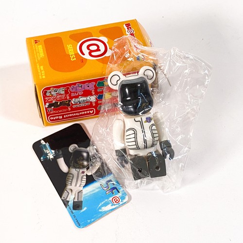 Bearbrick series - bearbrick,