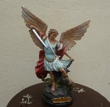 Statue  Saint Michel  hauteur