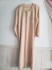 Abaya  Caftan  Takchita    Grande Taille S couleur beige avec châle ..