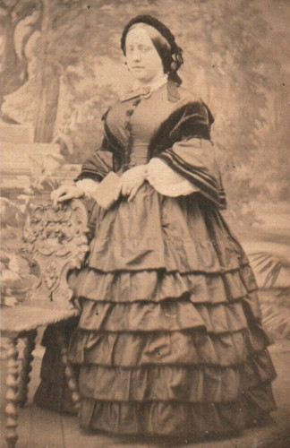 Cdv 1860 femme avec robe - cdv,