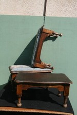 3 repose pieds en bois. **