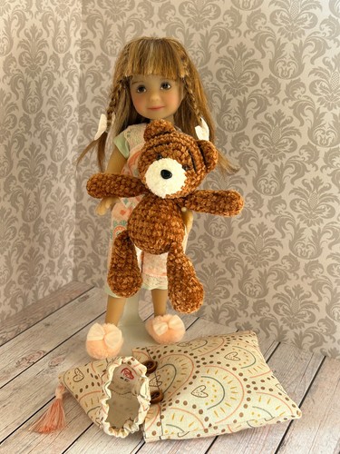 LittleCharmingDoll