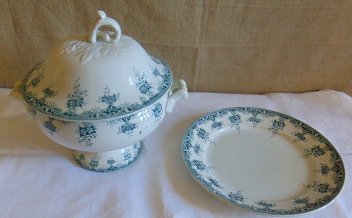 Une soupiere plat - soupiere, et