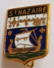 écussons BROCHE ANCIENNE