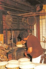 TRADITION - le petits métiers de chez nous -  Du pain comme autrefois 