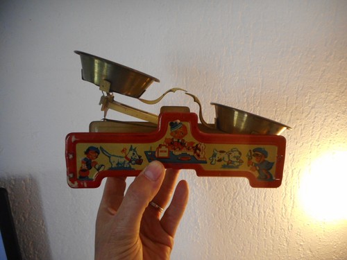 Ancien jouet tôle