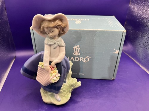 Figurine porcelaine de - en,