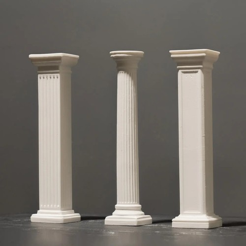 Ensemble sculptures à - de,
