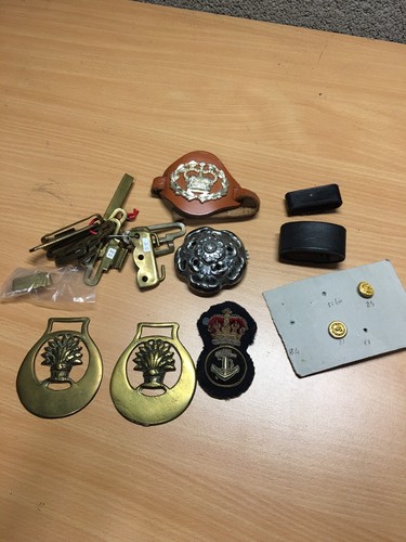 Lot objets insignes militaire - lot,