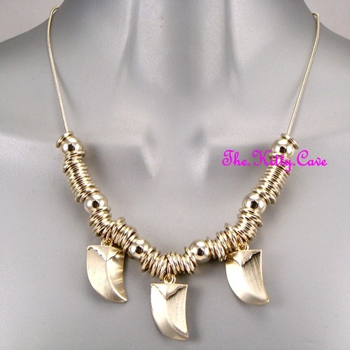 Brossé satin tribal - or, cornes
