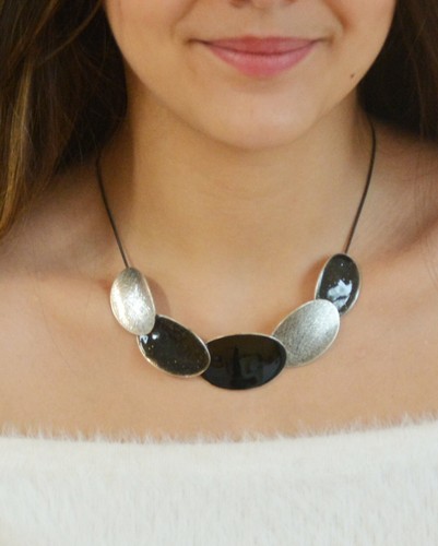 Collier noir argenté - et,
