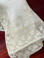 DENTELLE ANCIENNE MOUCHOIR