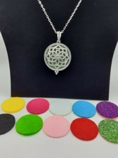 Collier pendentif rosace diffuseur de parfum aromathérapie +10 pastilles