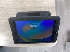 Apple iPad 5ème Génération 32 Go Wi-Fi Tablette - Argenté avec port de SIM