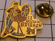 Pin's BAR COCKTAIL LE VIEUX BRISACH