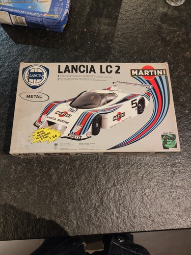 Maquette voiture lancia 2 - voiture,