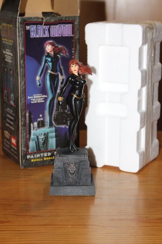 Mini statue black - statue, widow