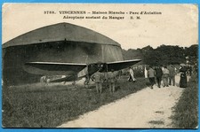 CPA: Vincennes - Maison Blanche - Parc d'Aviation - Aéroplane sortant du Hangar