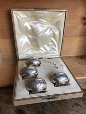 Argent Massif Puiforcat. Coffret salerons. Incomplet manque verres et cuillères