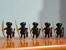 LOT PLAYMOBIL FIGURINES