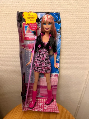 Barbie can a - a, rockstar