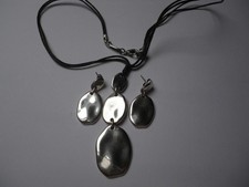 SCOOTER parure collier & BO à clou métal argenté & cuir neuf