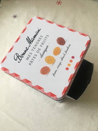 Boite métal avec distributeur - avec,