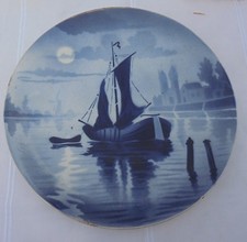 ANCIEN PLAT DÉCORATIF MURAL EN FAÏENCE DE ST AMAND LES EAUX DÉCOR BATEAUX DN361