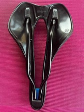 Selle de vélo route ? Selle italia SLR boost neuve jamais montée. 