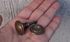 PETITE POIGNÉE ANCIENNE bouton, en bronze ou laiton , D=2,3 cm, meubles  N°48C